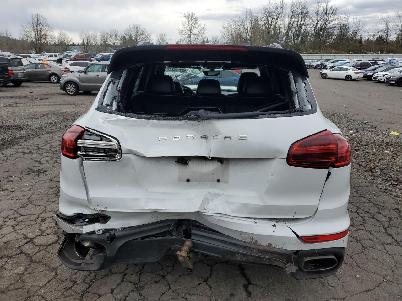 WP1AA2A26GLA02047 2016 Porsche Cayenne