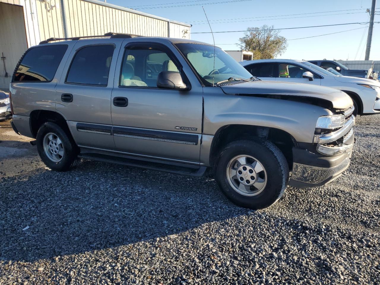 2001 Chevrolet Tahoe C1500 VIN: 1GNEC13T11R122461 Lot: 84906224