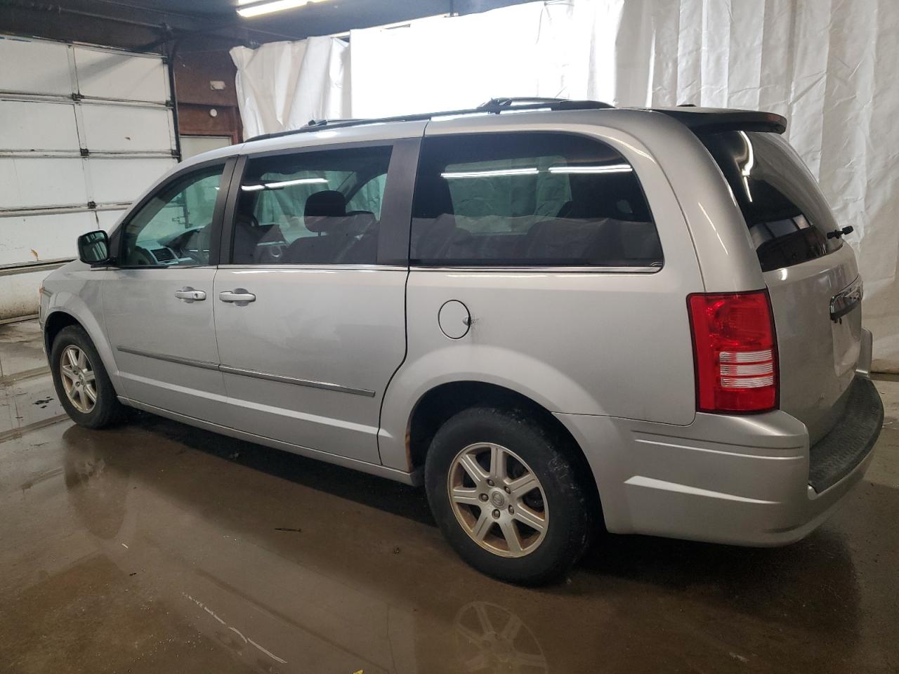 2010 Chrysler Town & Country Touring VIN: 2A4RR5D11AR428741 Lot: 86686144