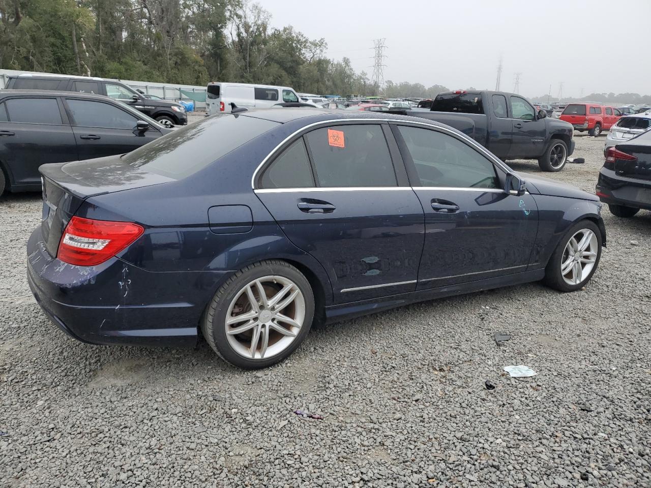 2013 Mercedes-Benz C 250 VIN: WDDGF4HB9DR261032 Lot: 86263984