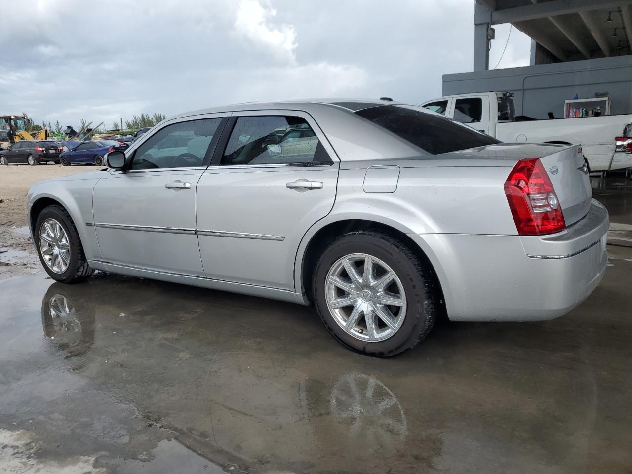 2009 Chrysler 300 Touring VIN: 2C3KA53V99H623009 Lot: 85925754