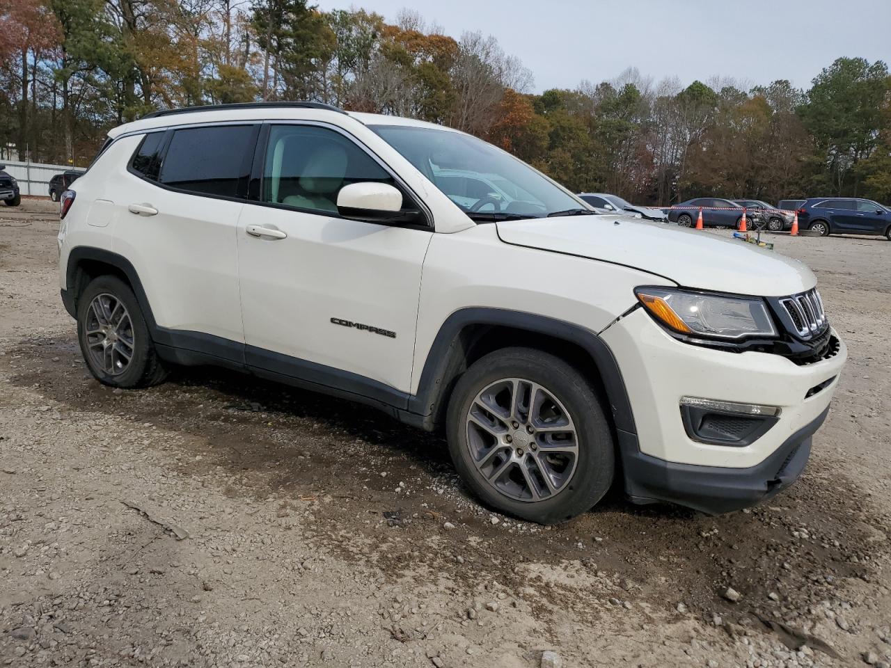 2019 Jeep Compass Latitude VIN: 3C4NJCBB7KT743165 Lot: 83056274