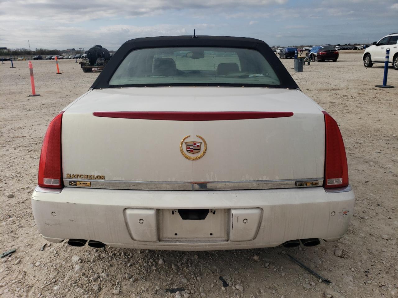 2007 Cadillac Dts VIN: 1G6KD57Y57U144106 Lot: 86250794