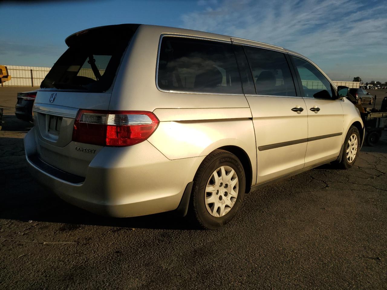 2005 Honda Odyssey Lx VIN: 5FNRL38265B097297 Lot: 86915044