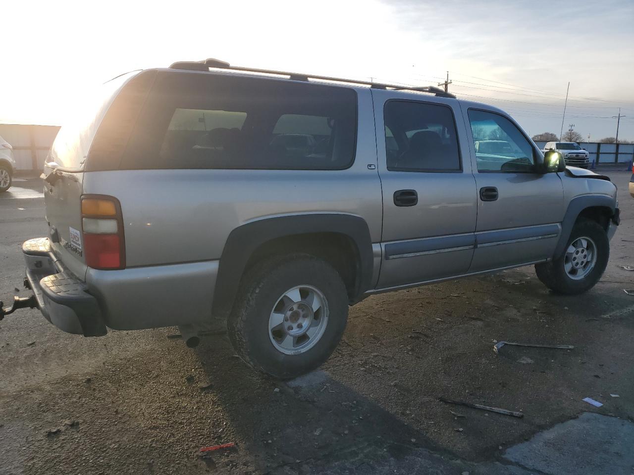 2002 Chevrolet Suburban K1500 VIN: 3GNFK16ZX2G218257 Lot: 85267134