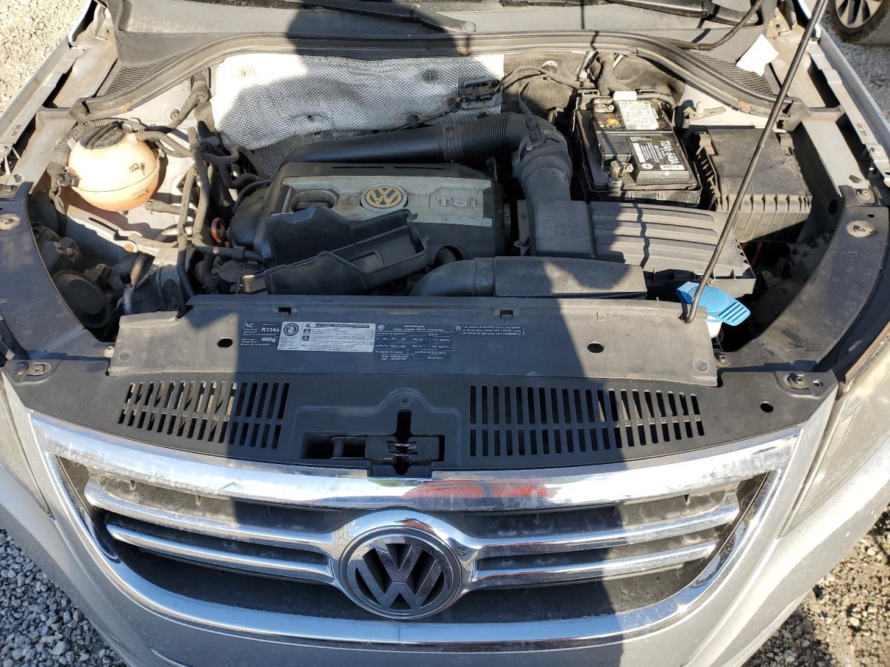 WVGBV7AX0AW529263 2010 Volkswagen Tiguan Se