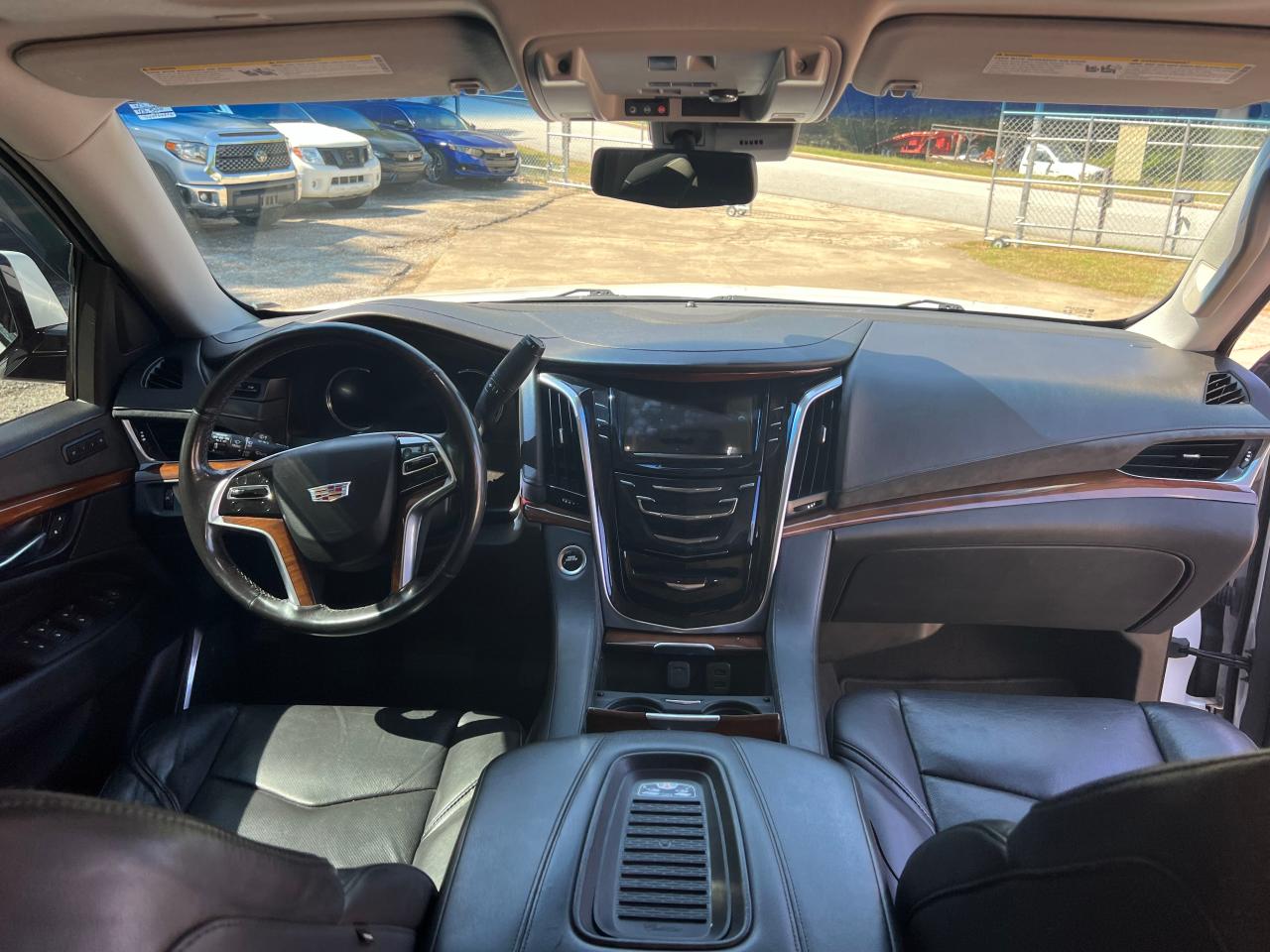 1GYS4BKJ9KR170459 2019 Cadillac Escalade Luxury