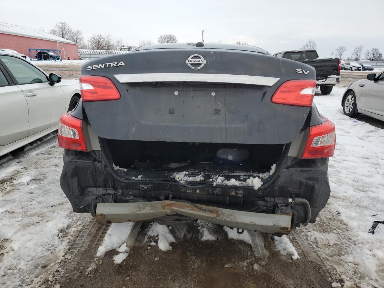 3N1AB7AP7JY323653 2018 Nissan Sentra S