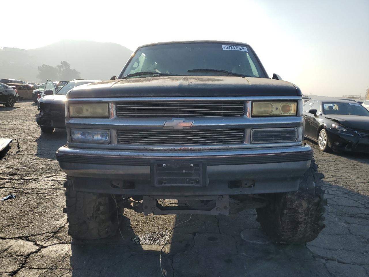 1996 Chevrolet Suburban K1500 VIN: 1GNFK16R4TJ409561 Lot: 83247624