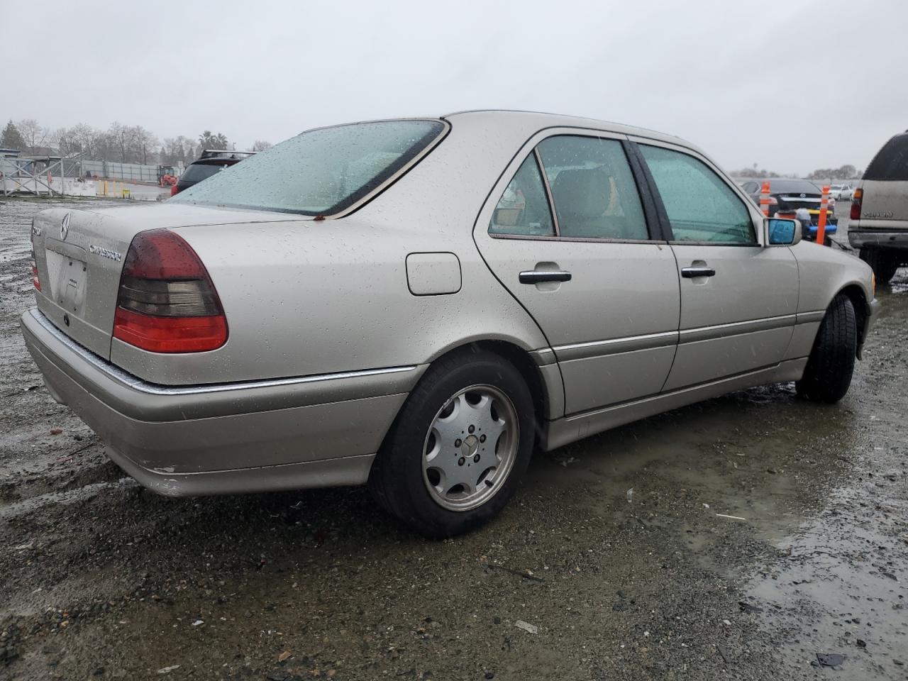 1999 Mercedes-Benz C 230 VIN: WDBHA24G2XA679744 Lot: 86293044