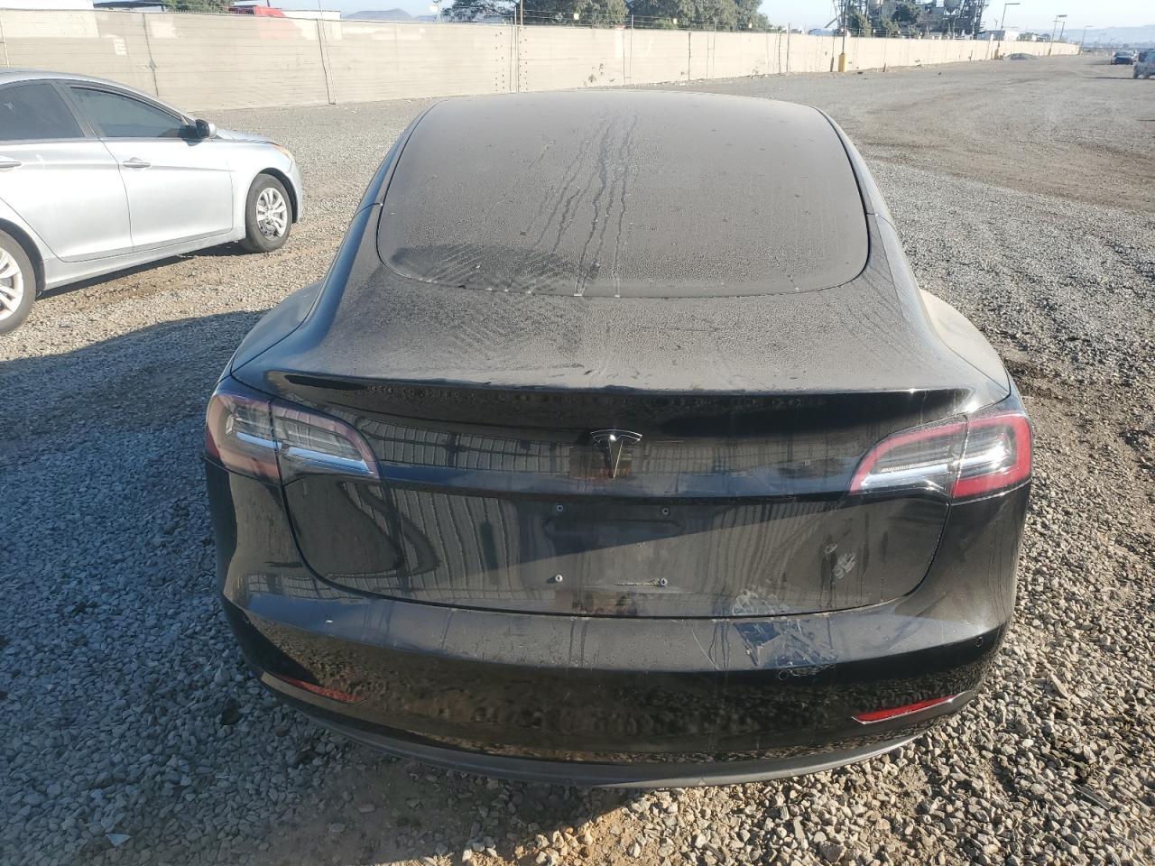 5YJ3E1EA2JF157389 2018 Tesla Model 3