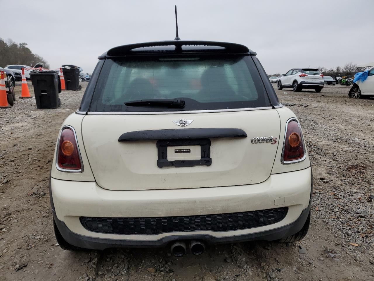 2010 Mini Cooper S VIN: WMWMF7C54ATZ74173 Lot: 85613414