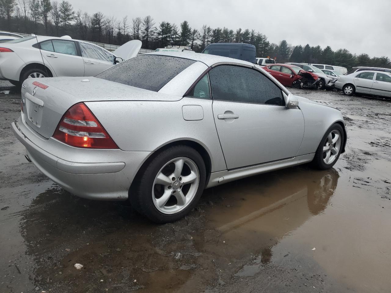 2001 Mercedes-Benz Slk 320 VIN: WDBKK65F71F203791 Lot: 84636434