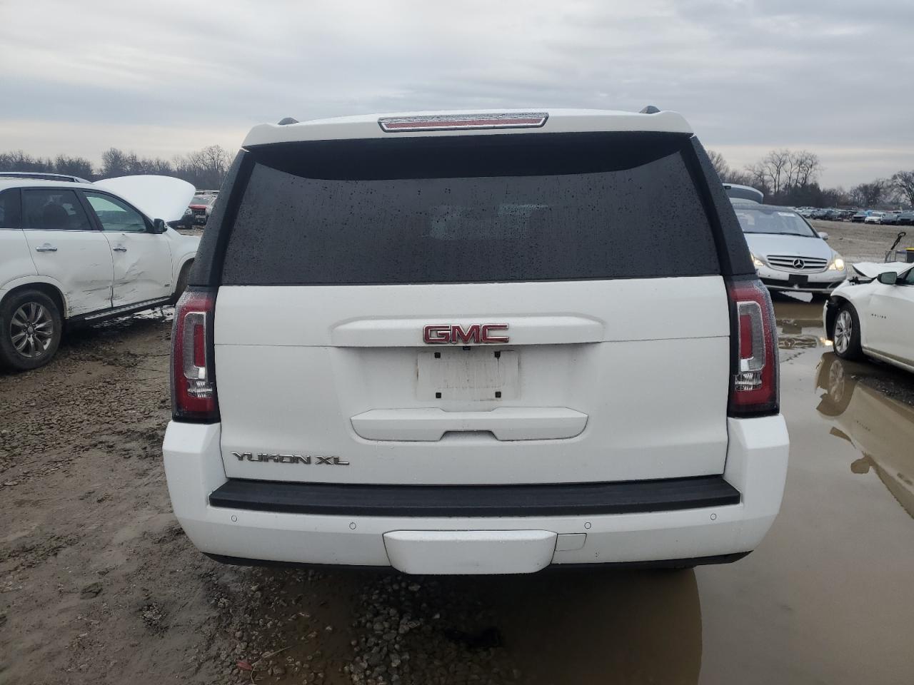 2017 GMC Yukon Xl K1500 Slt VIN: 1GKS2GKC2HR324131 Lot: 86095154