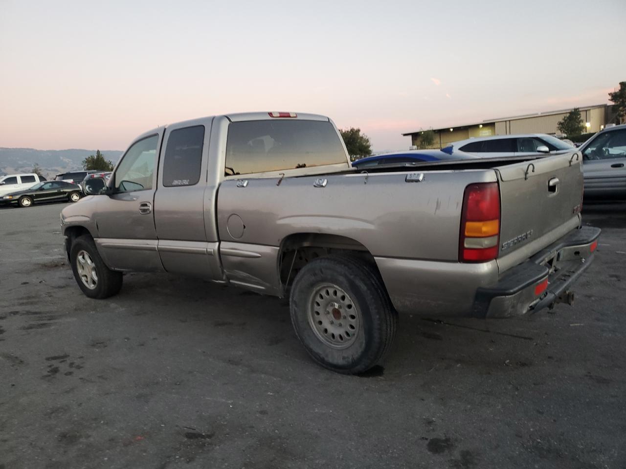 2GTEK69U811232943 2001 GMC Sierra K1500 C3