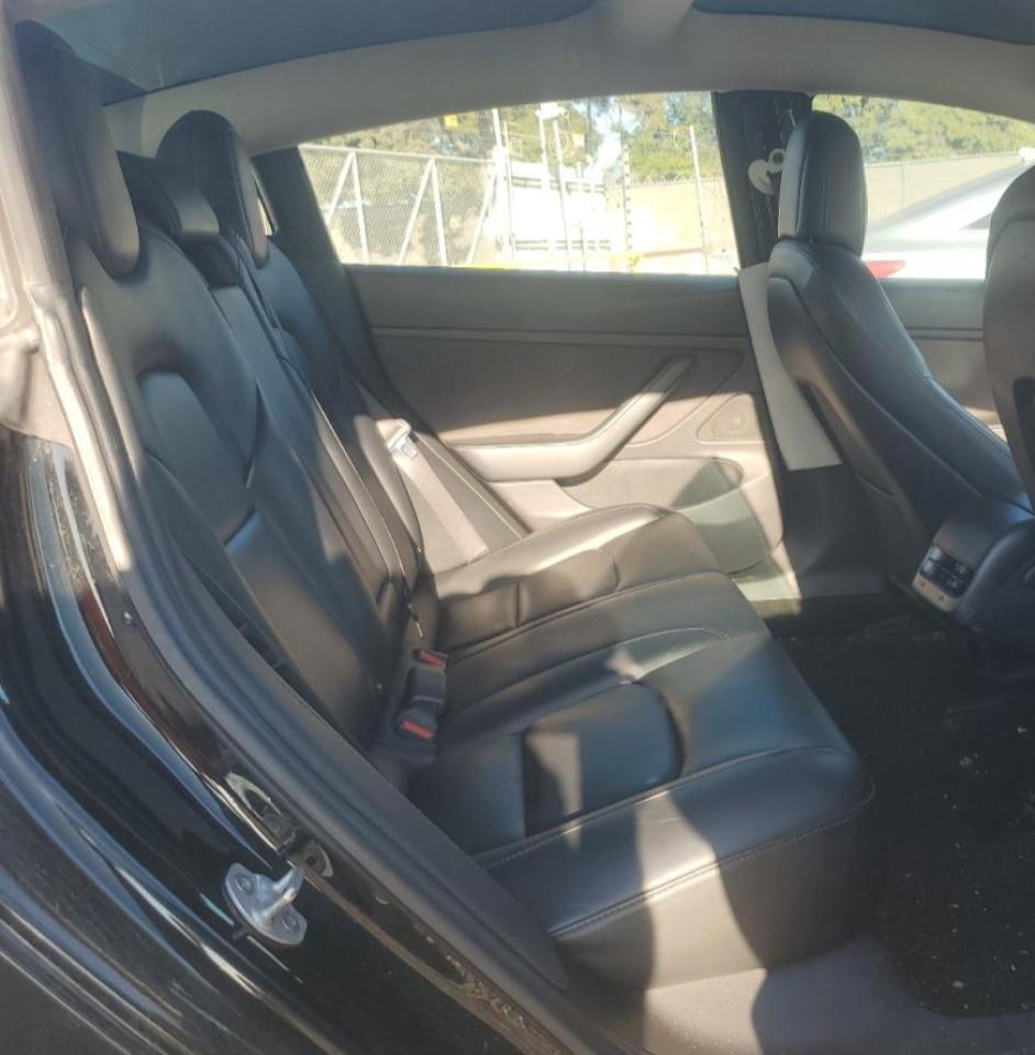 5YJ3E1EA2JF157389 2018 Tesla Model 3