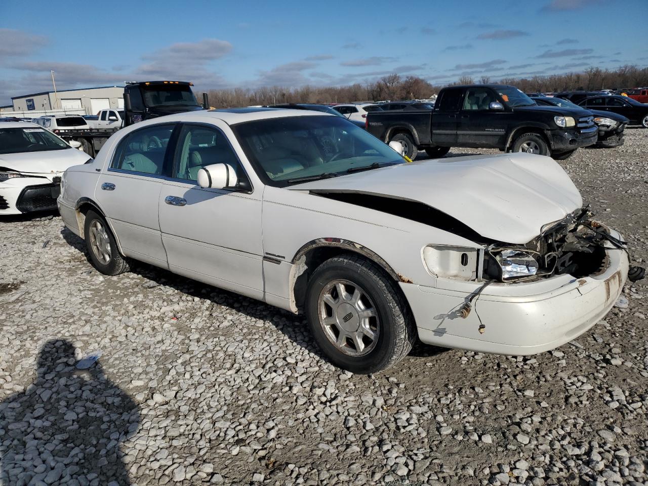 1LNHM82WX1Y723649 2001 Lincoln Town Car Signature