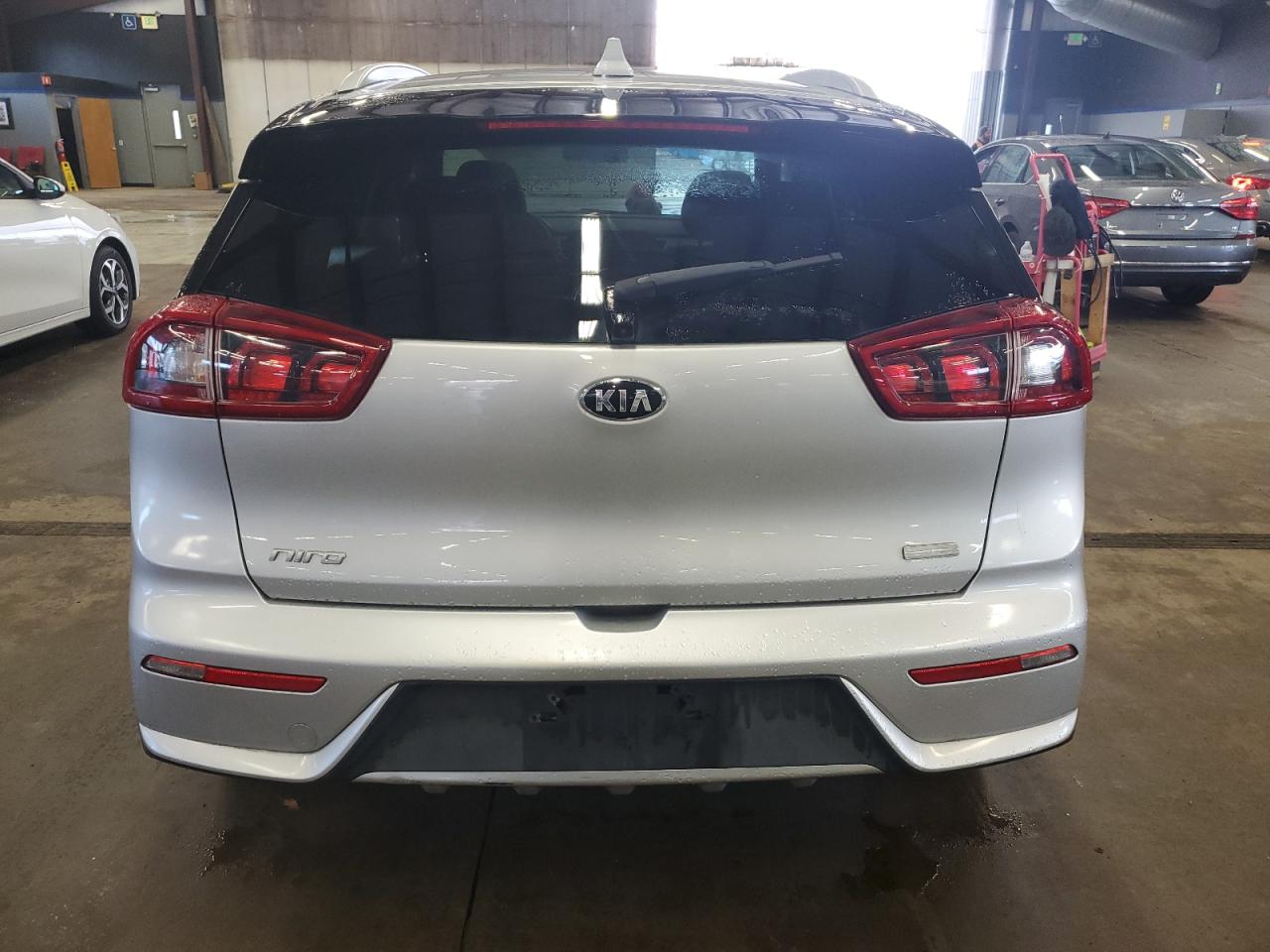 KNDCB3LC8H5054255 2017 Kia Niro Fe