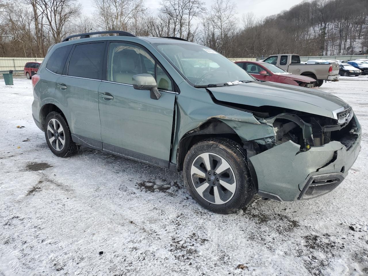 2017 Subaru Forester 2.5I Limited VIN: JF2SJAJC6HH569468 Lot: 85878344