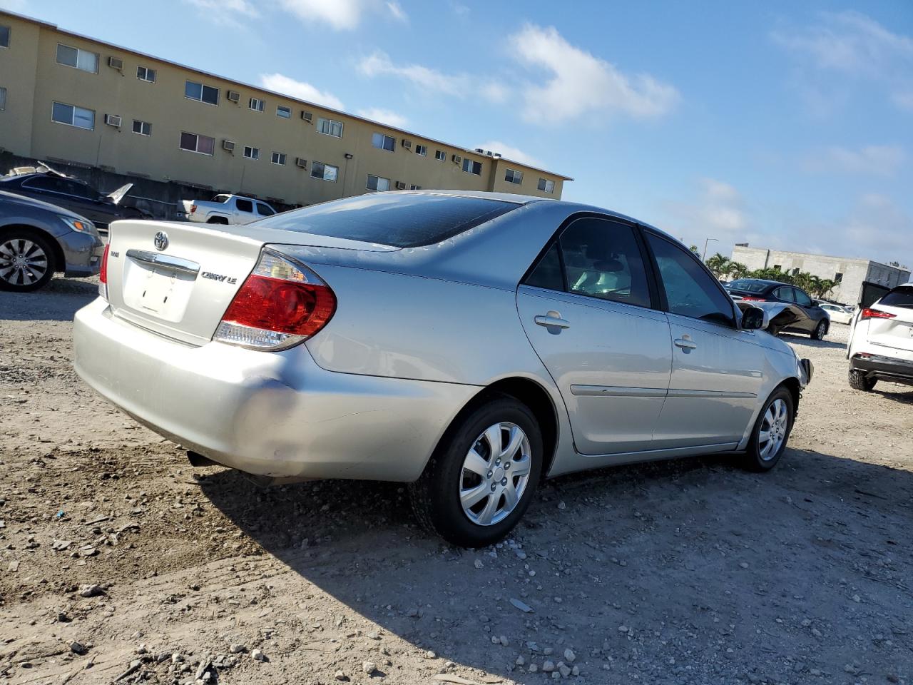 2005 Toyota Camry Le VIN: 4T1BE32K65U985040 Lot: 85648584