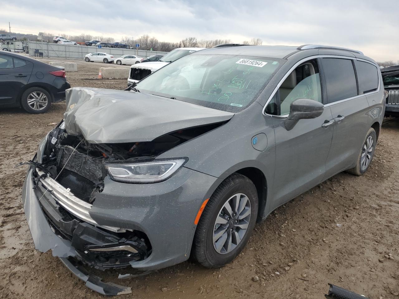 2021 Chrysler Pacifica Hybrid Touring L VIN: 2C4RC1L7XMR597005 Lot: 86819264