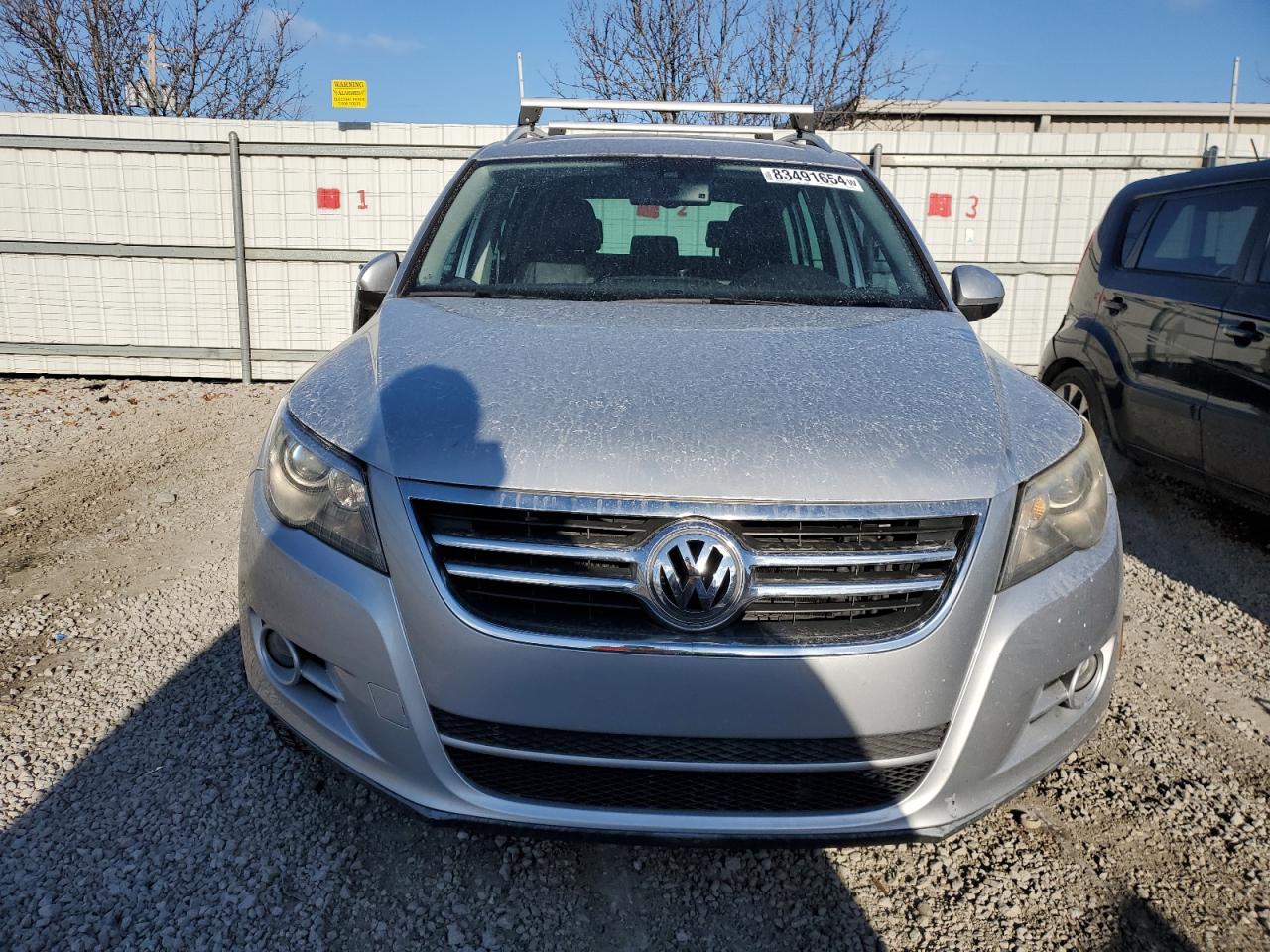 WVGBV7AX0AW529263 2010 Volkswagen Tiguan Se