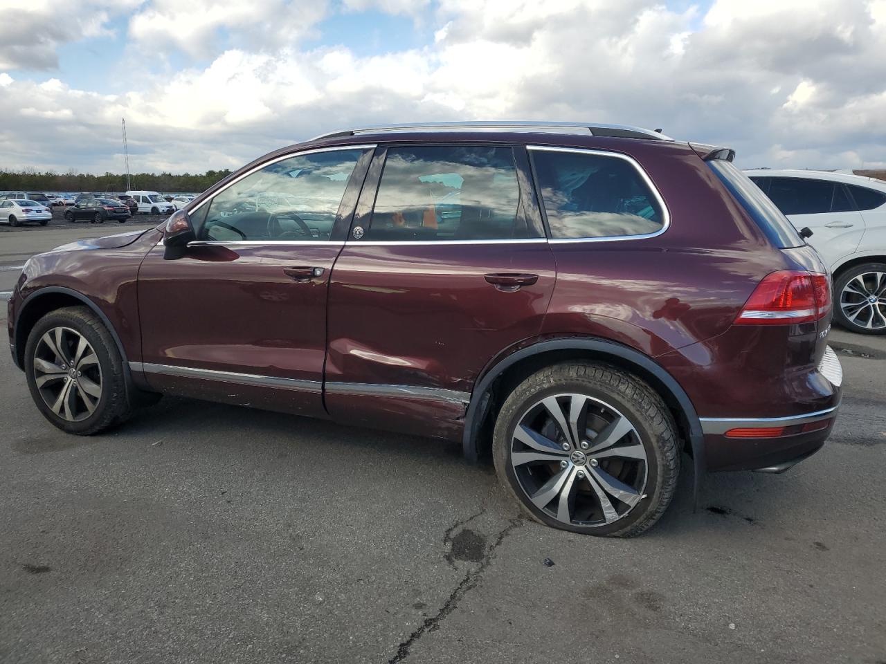 2017 Volkswagen Touareg Wolfsburg VIN: WVGRF7BP4HD004903 Lot: 82948564