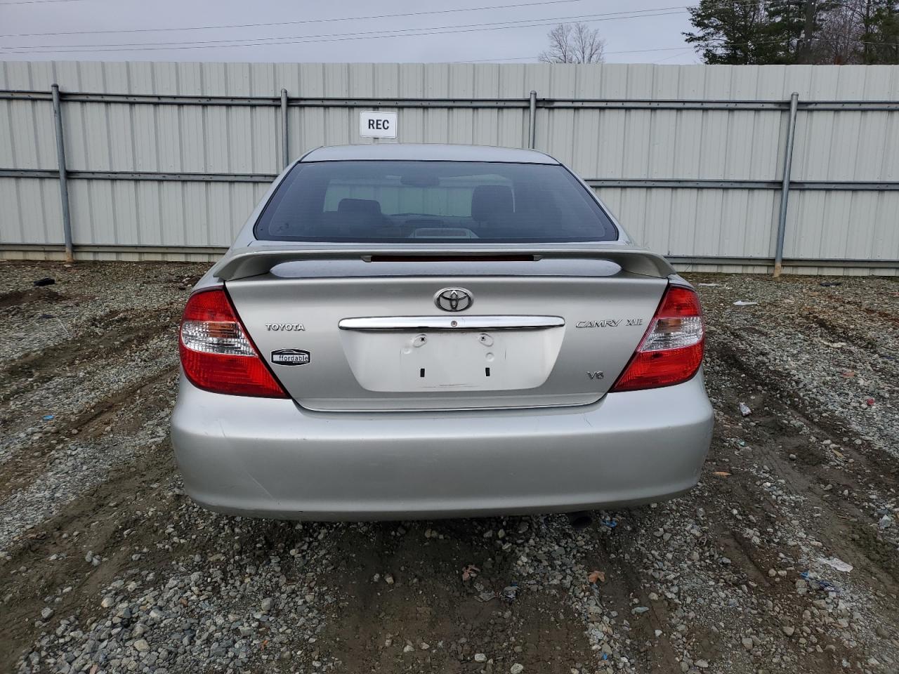 2004 Toyota Camry Le VIN: 4T1BF30K64U587146 Lot: 85320544