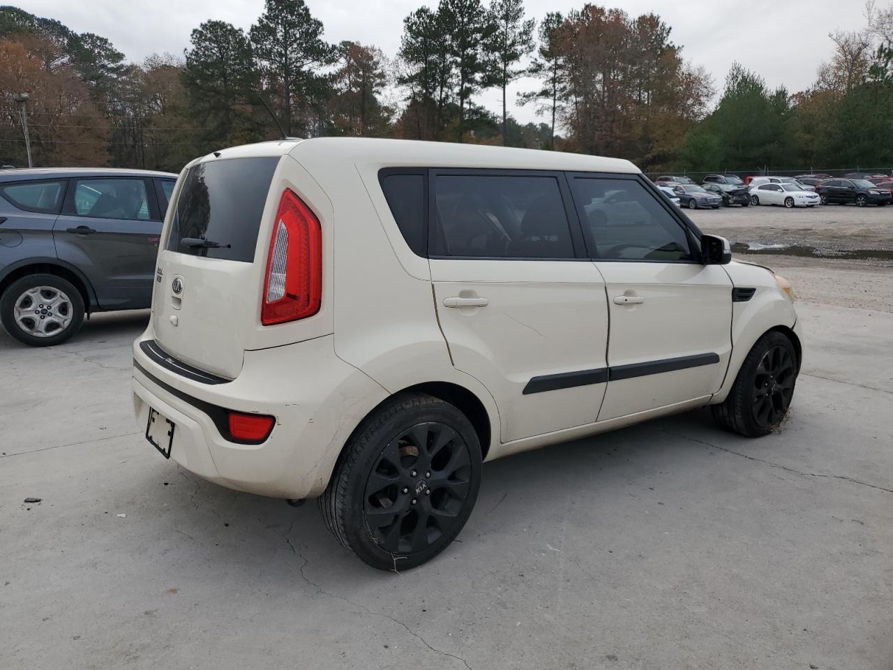 2013 Kia Soul + VIN: KNDJT2A64D7575077 Lot: 85222884