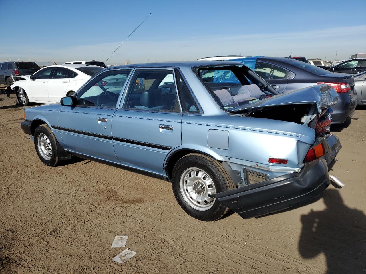 1990 Toyota Camry VIN: 4T1SV24E0LU137556 Lot: 84628404