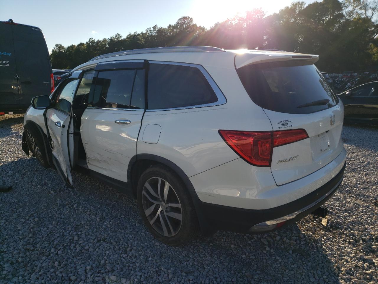 2017 Honda Pilot Touring VIN: 5FNYF6H92HB043985 Lot: 86896454