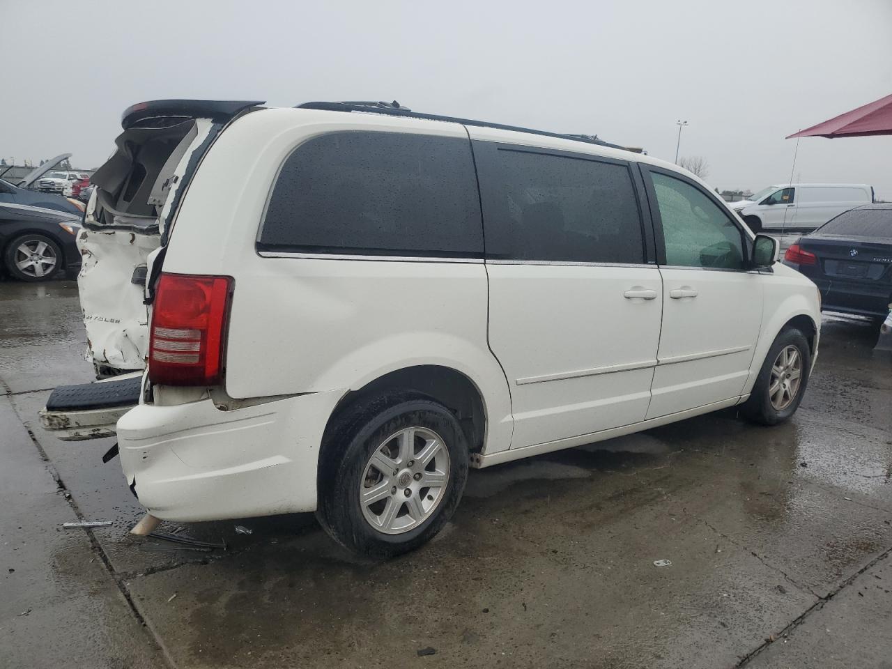 2008 Chrysler Town & Country Touring VIN: 2A8HR54P88R664053 Lot: 84733984