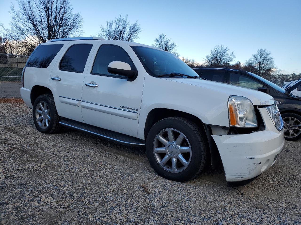 2007 GMC Yukon Denali VIN: 1GKFK63837J204860 Lot: 83752334