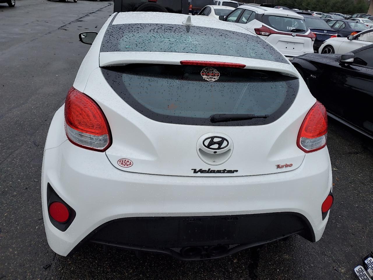 KMHTC6AE3FU221834 2015 Hyundai Veloster Turbo