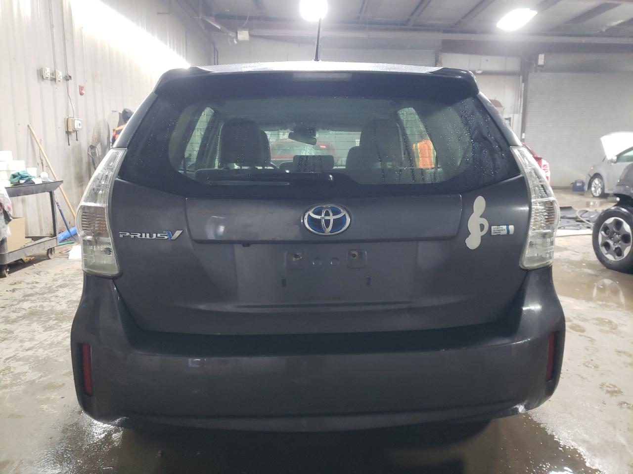 JTDZN3EU3EJ011906 2014 Toyota Prius V