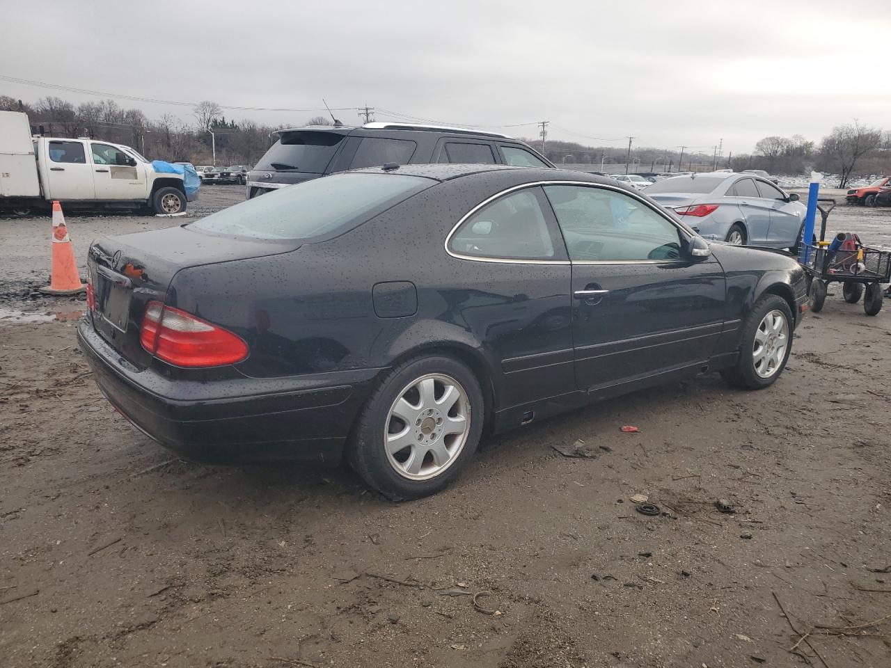 2001 Mercedes-Benz Clk 320 VIN: WDBLJ65GX1F170172 Lot: 84960224