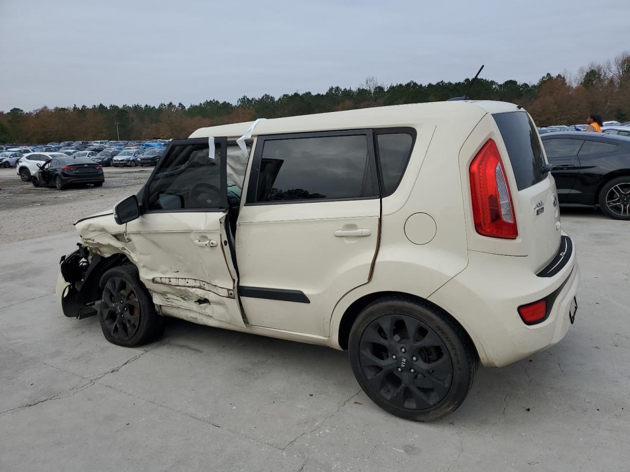 2013 Kia Soul + VIN: KNDJT2A64D7575077 Lot: 85222884