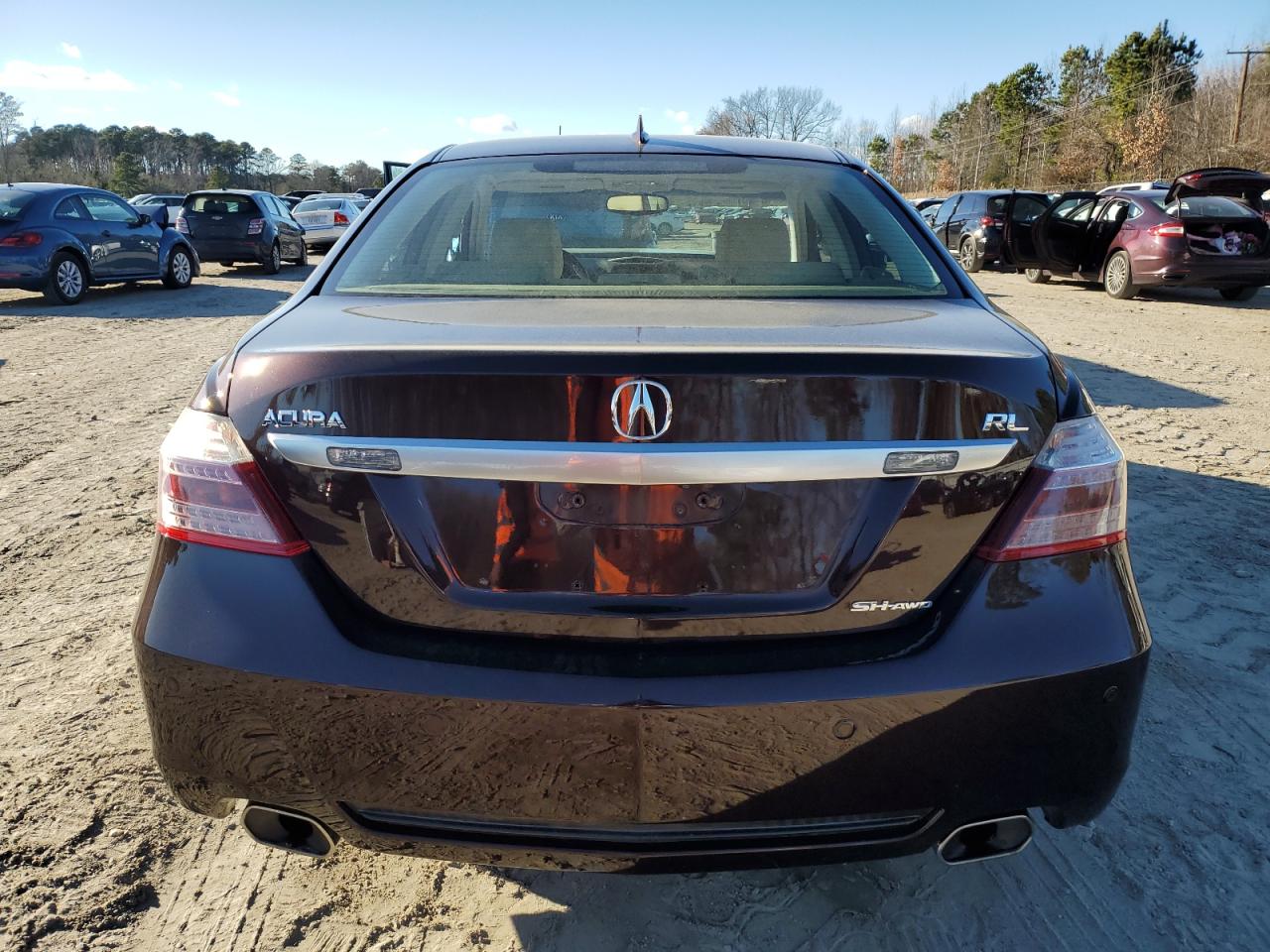 JH4KB2F60BC000509 2011 Acura Rl