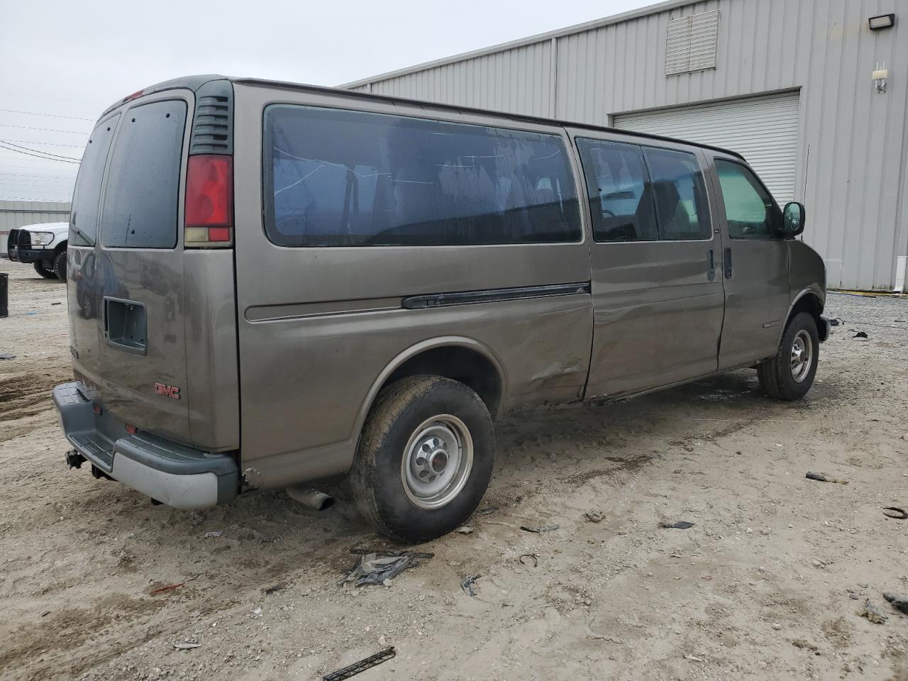 2002 GMC Savana G3500 VIN: 1GJHG39G021105787 Lot: 85583094