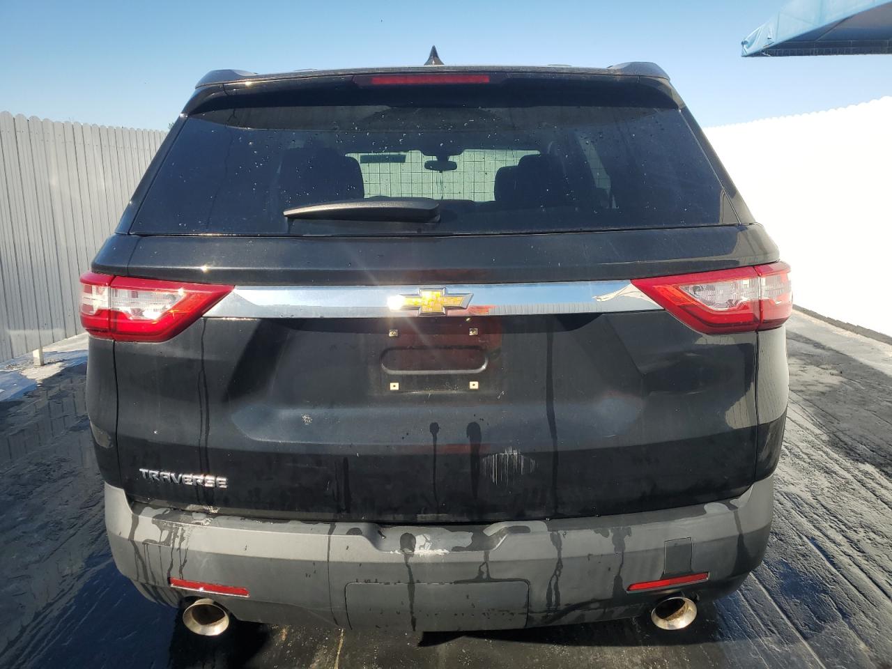 2018 Chevrolet Traverse Ls VIN: 1GNERFKW4JJ170817 Lot: 82894994