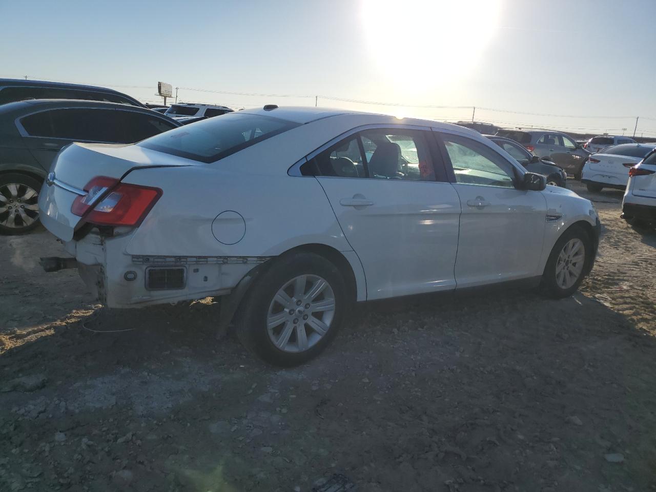 1FAHP2DW9BG170155 2011 Ford Taurus Se