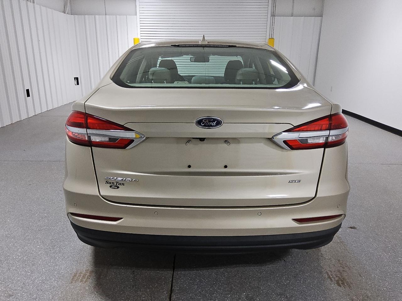 3FA6P0H74KR271563 2019 Ford Fusion Se