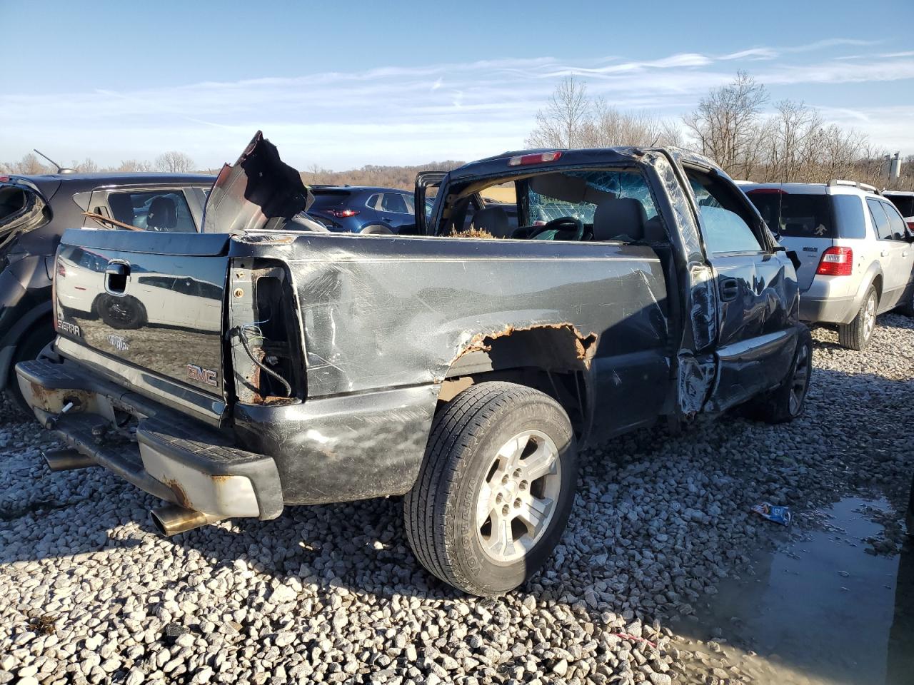 2003 GMC New Sierra C1500 VIN: 1GTEC14V33Z235727 Lot: 75828164