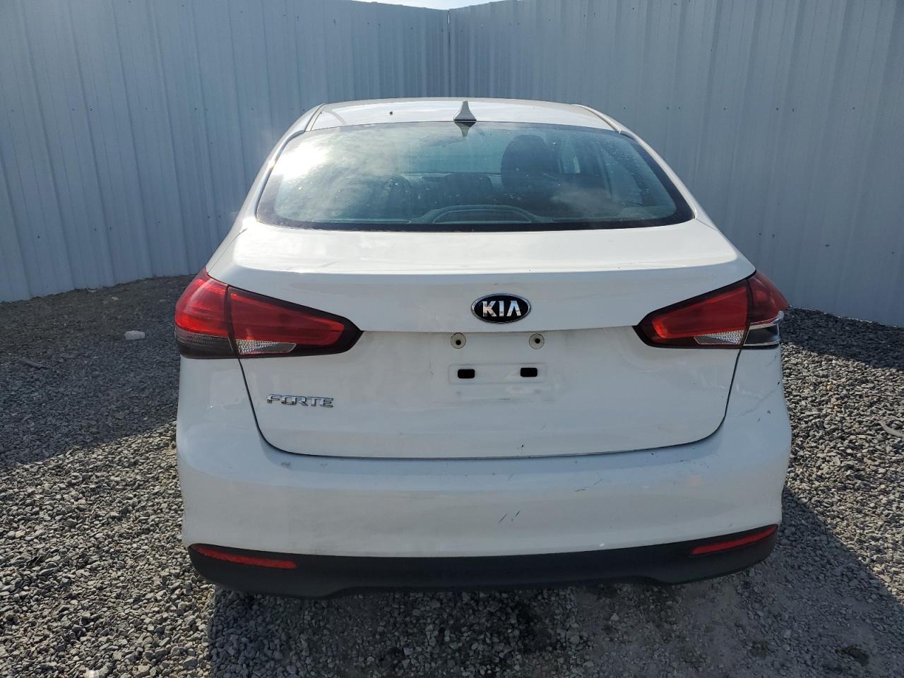 2018 Kia Forte Lx VIN: 3KPFK4A7XJE239216 Lot: 82974734