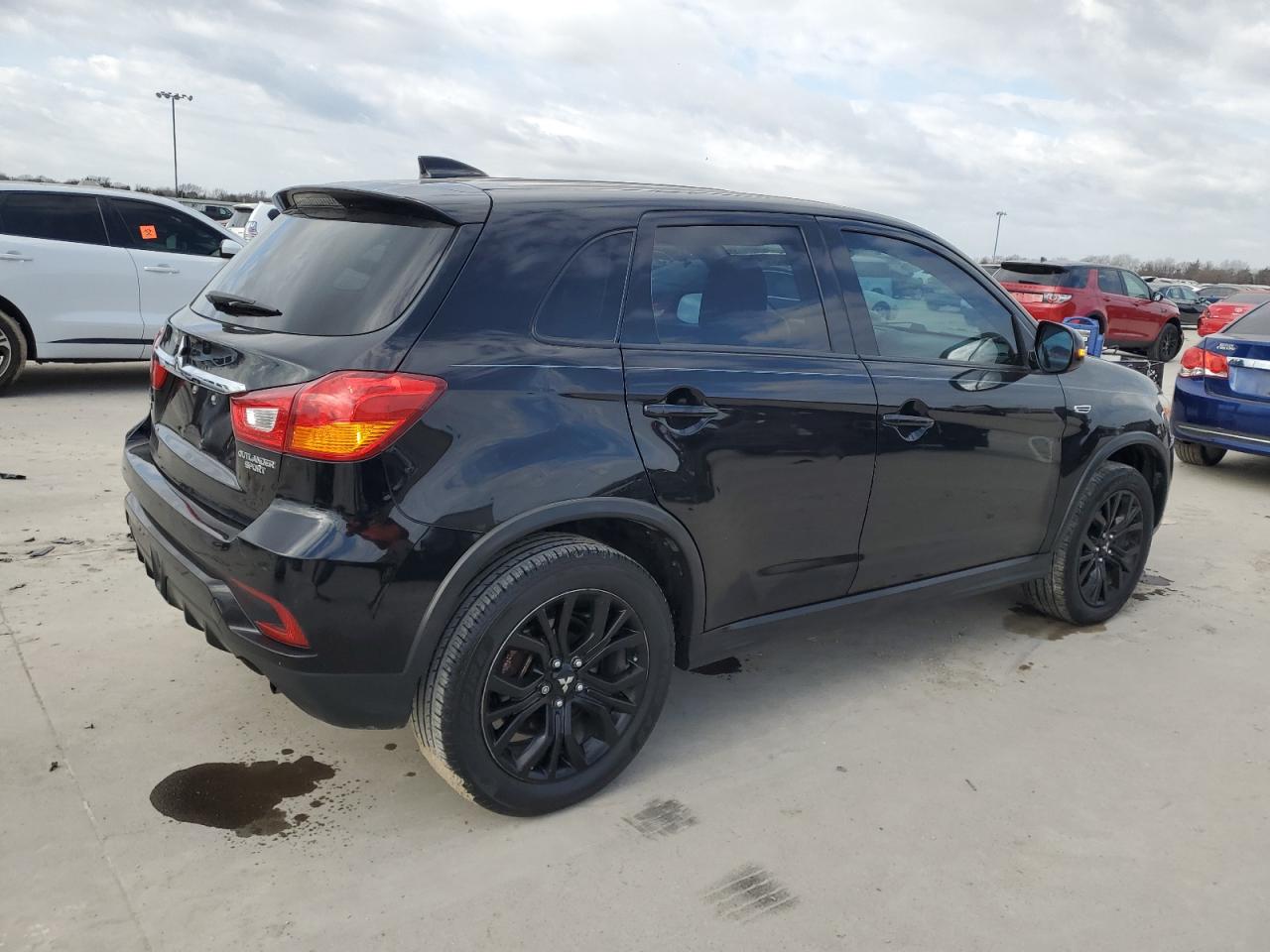 2018 Mitsubishi Outlander Sport Es VIN: JA4AP3AU2JZ023841 Lot: 86325104