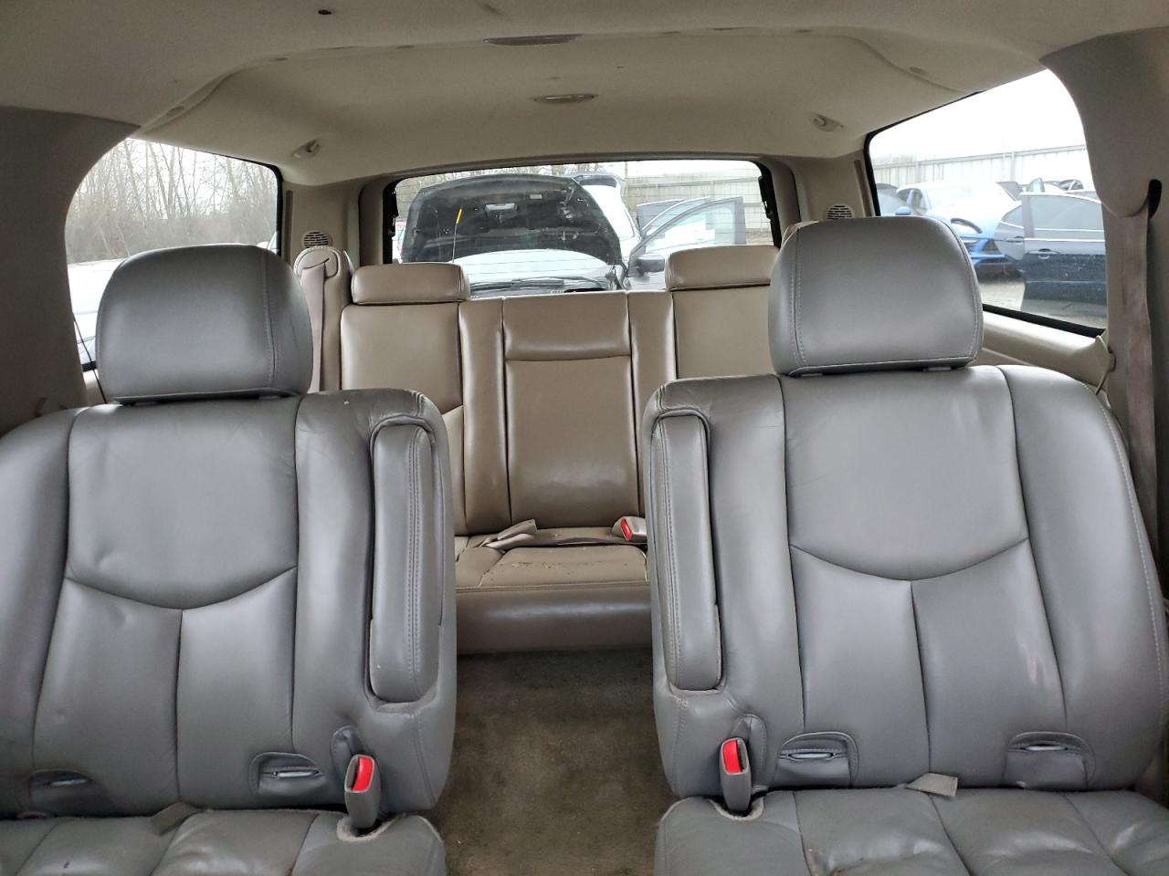 2002 Chevrolet Suburban K1500 VIN: 1GNFK16Z62J165684 Lot: 83412644