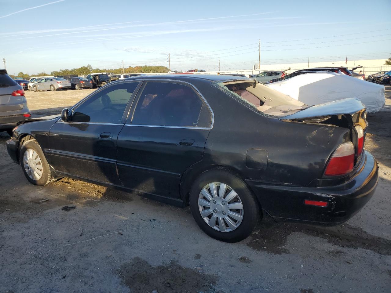 1996 Honda Accord Lx VIN: 1HGCD5637TA146086 Lot: 85520734