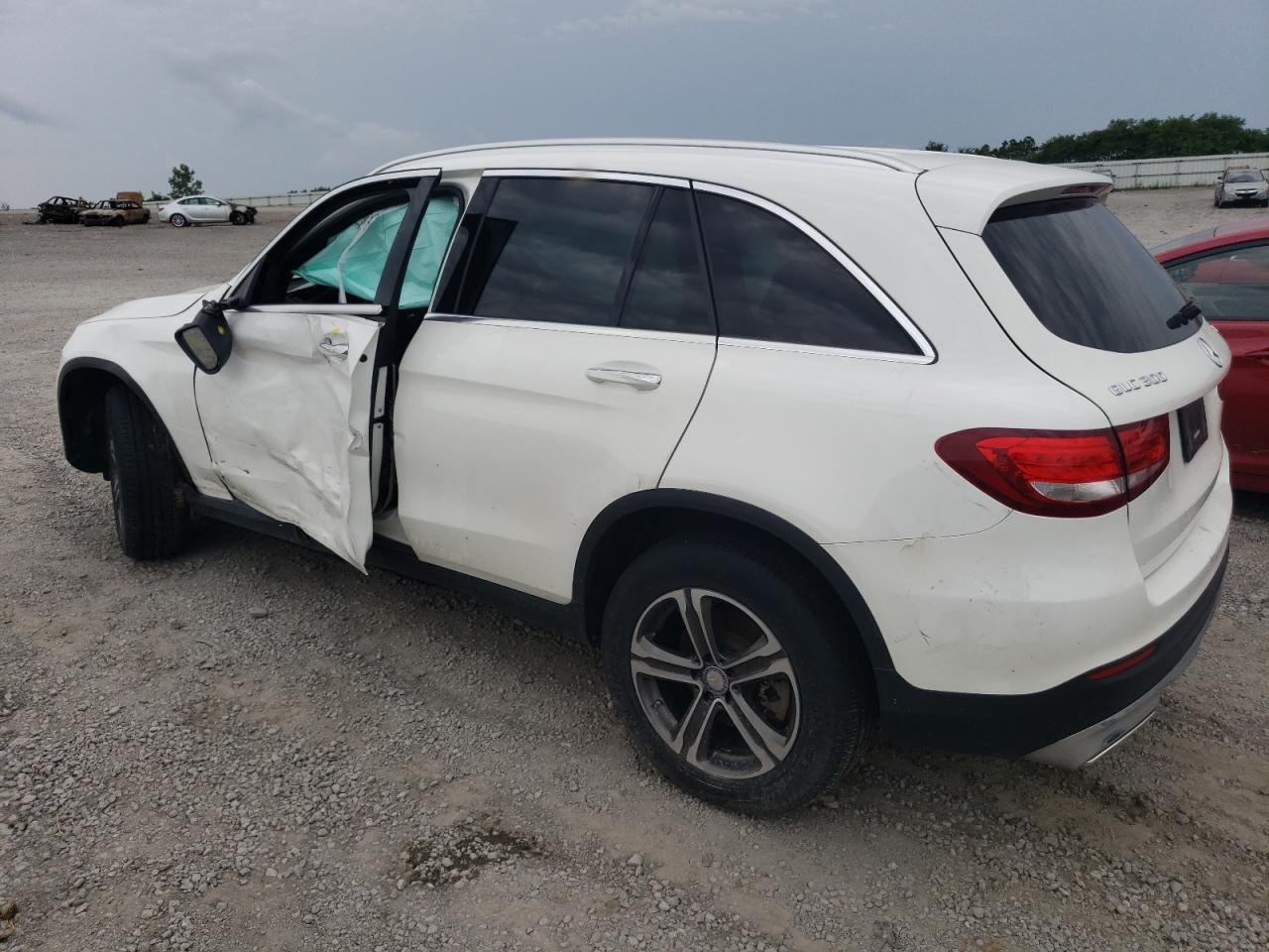 WDC0G4KB8HF155447 2017 Mercedes-Benz Glc 300 4Matic