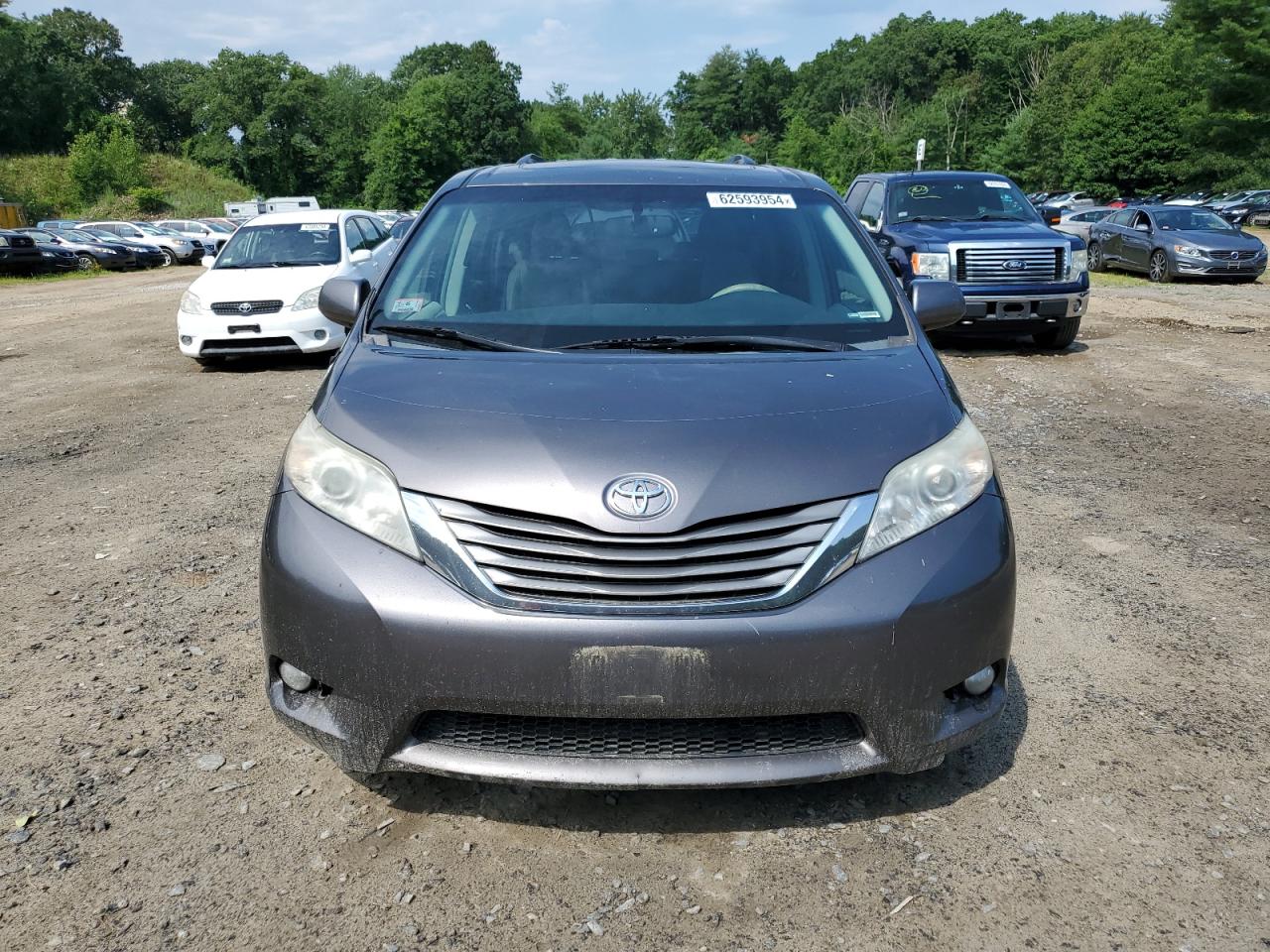 5TDYK3DC8CS188870 2012 Toyota Sienna Xle