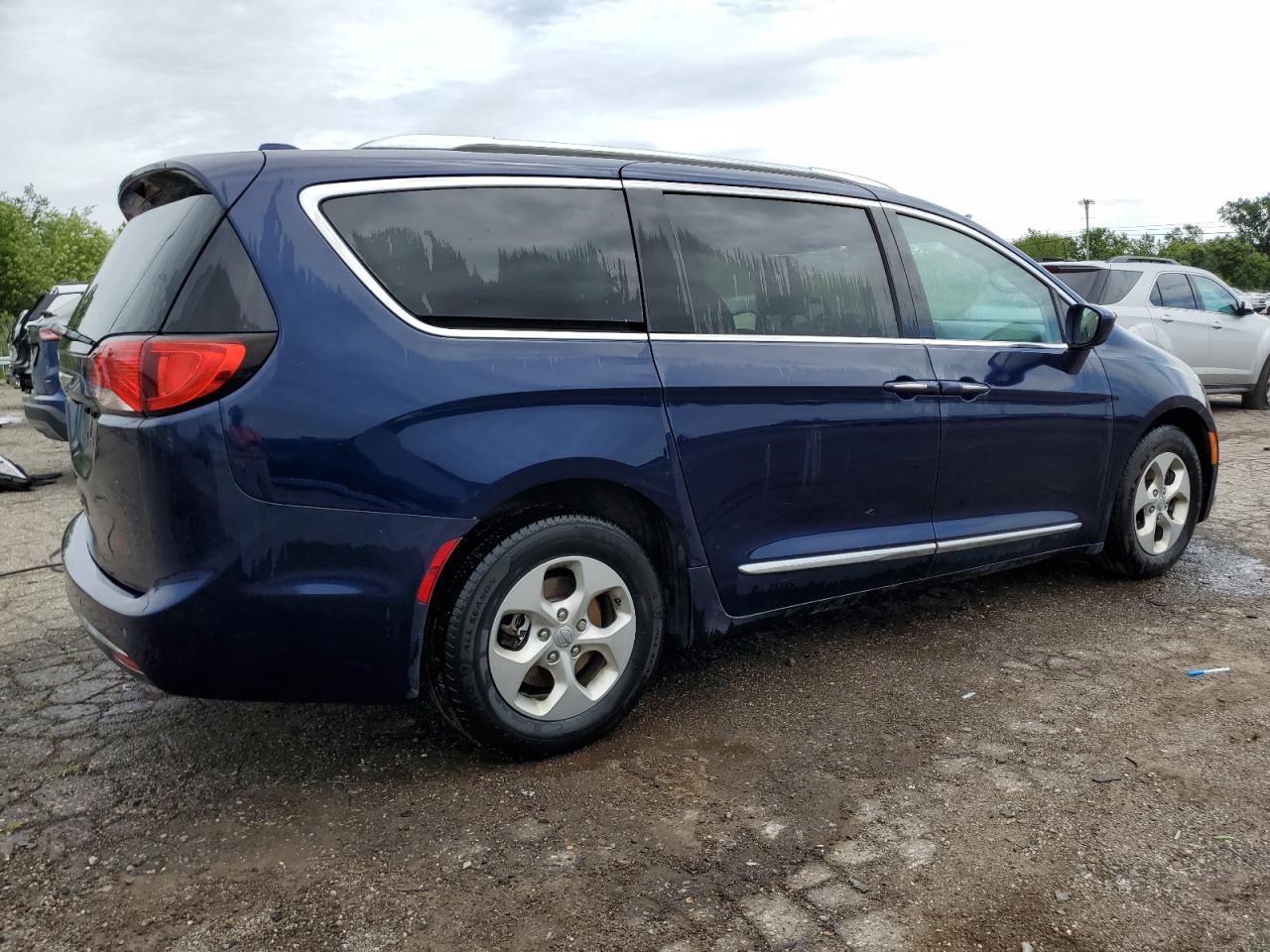 2C4RC1EG7HR614393 2017 Chrysler Pacifica Touring L Plus